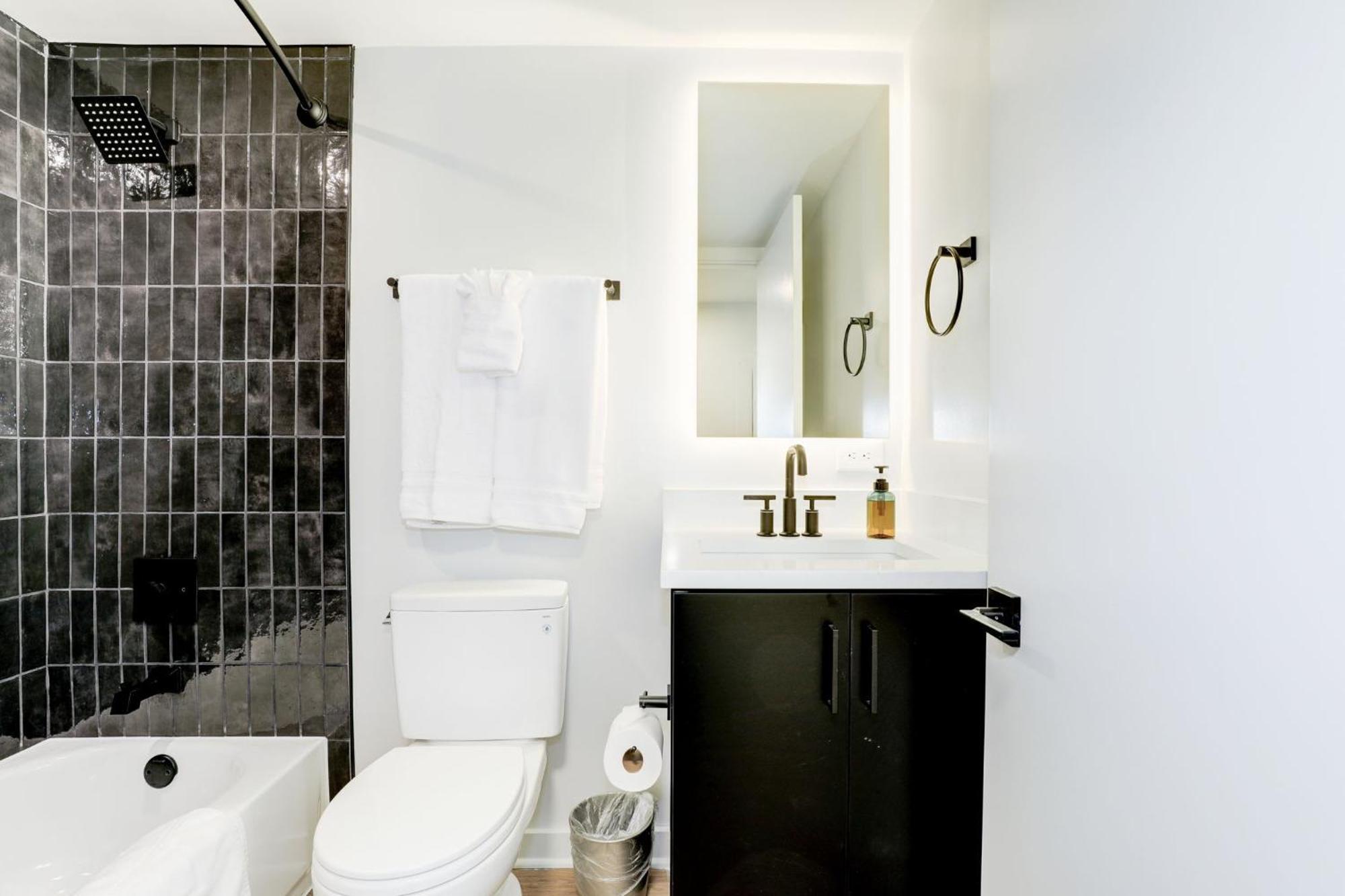 2Br Comfort Apartment In Prime Location Arlington Ngoại thất bức ảnh