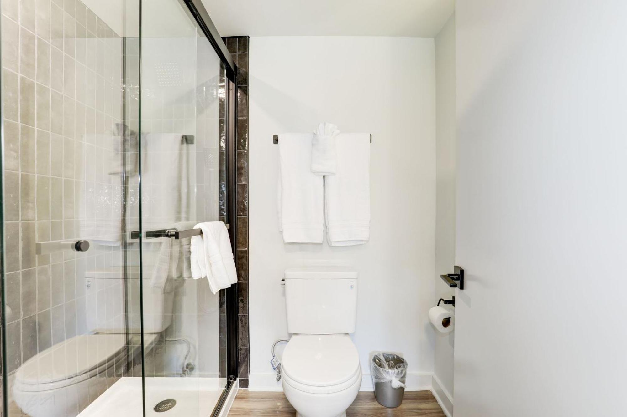 2Br Comfort Apartment In Prime Location Arlington Ngoại thất bức ảnh