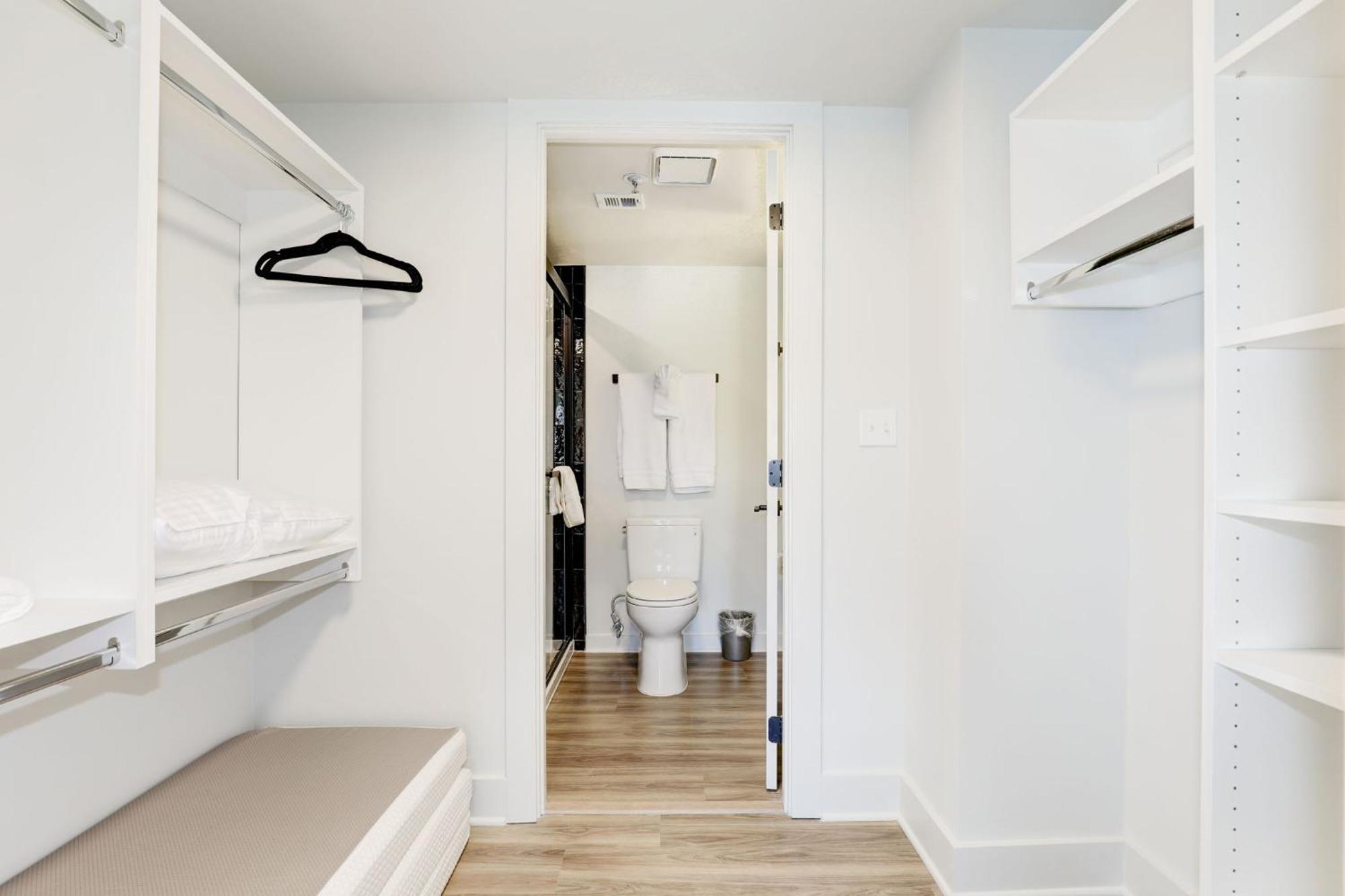 2Br Comfort Apartment In Prime Location Arlington Ngoại thất bức ảnh