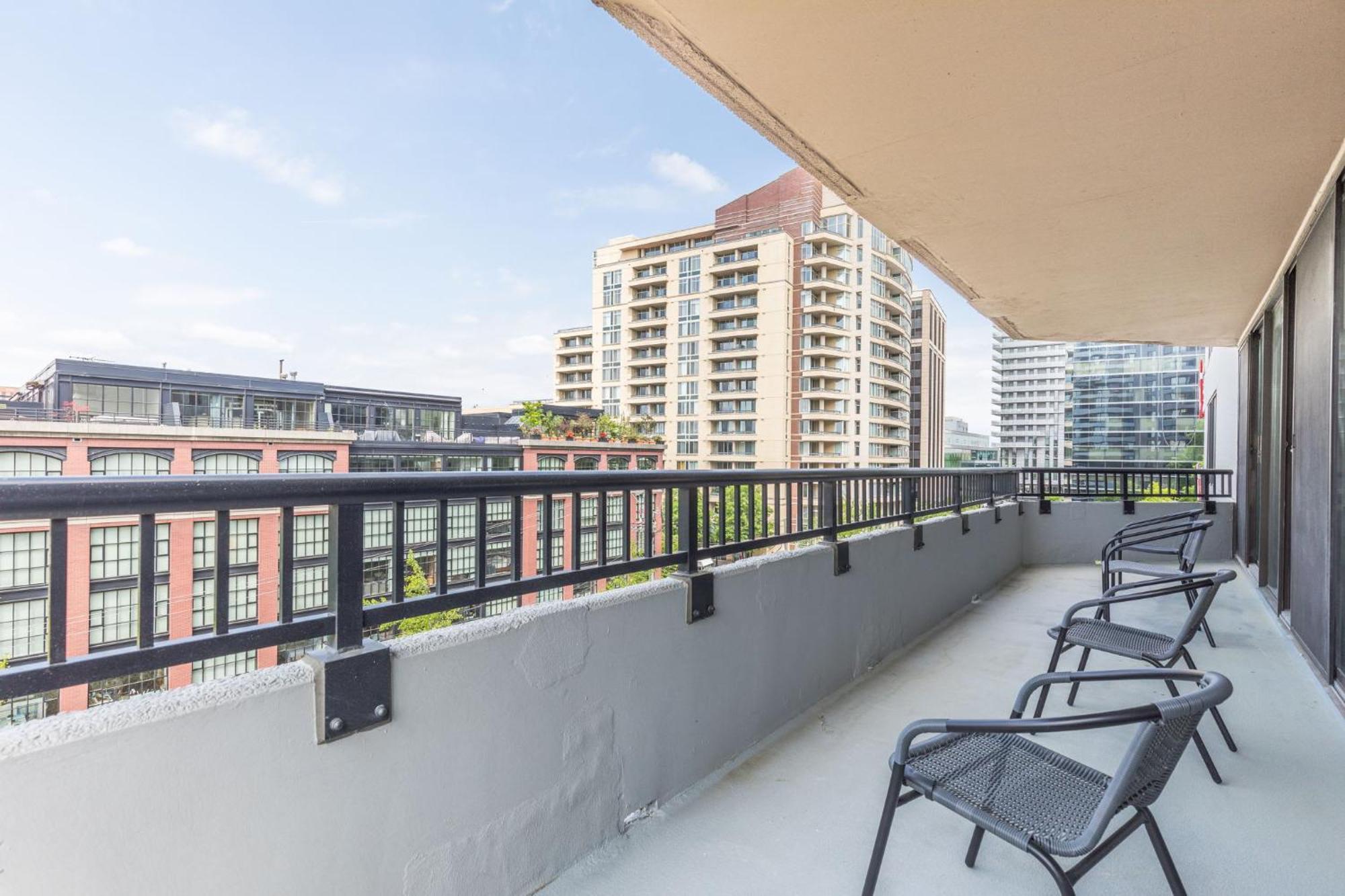 2Br Comfort Apartment In Prime Location Arlington Ngoại thất bức ảnh